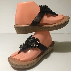 BORN SANDALS SIZE 8​​​​​​